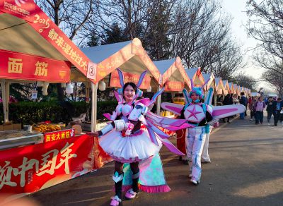 《机甲巡游，湿地中国年》