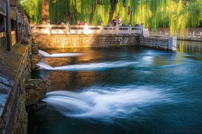 《黑虎泉》