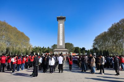 清明祭先烈，激励后来人（1）