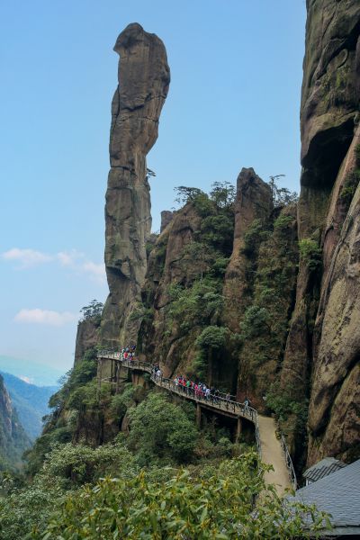 巨蟒出山