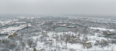 《雪覆水乡》
