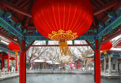 《雪沐趵突》