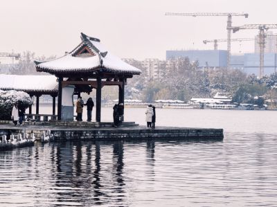 明湖雪影