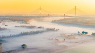 雾漫黄河秋意浓