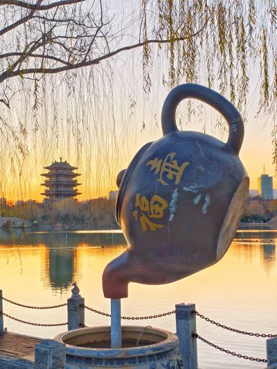 湖边福壶