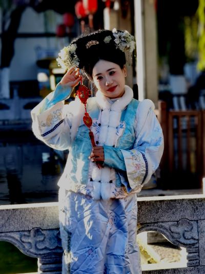 穿汉服的姑娘
