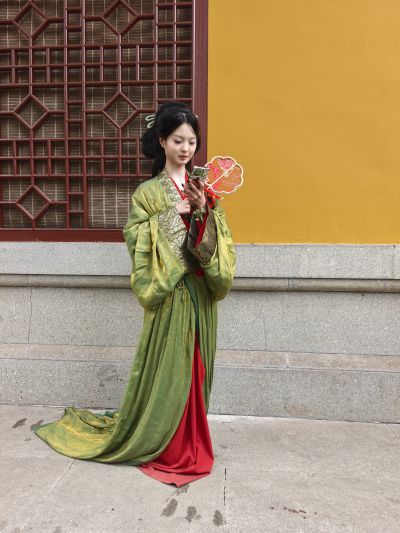 古寺新妆