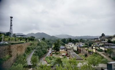 雾锁远山