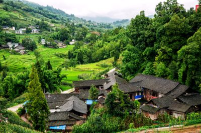 二郎山；天堑变通途，高速展宏图。