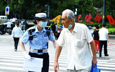 警花的风采