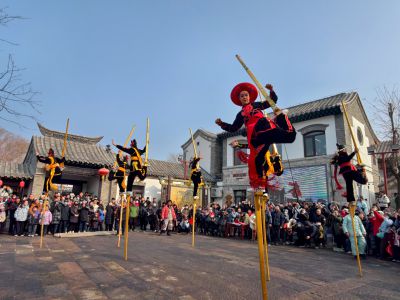 高跷踏春来