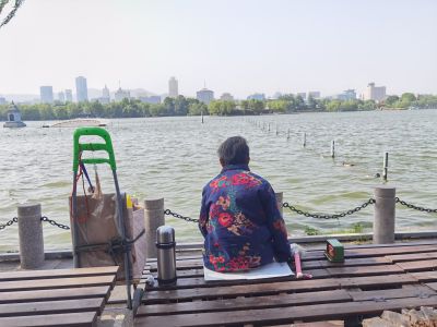 明湖赏景