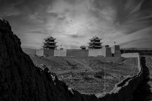 远眺嘉峪关