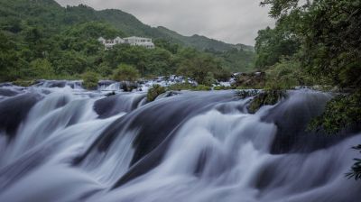 行到水穷处，坐看云起时
