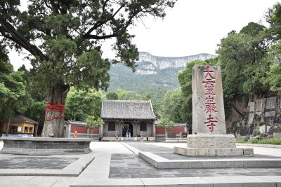 灵岩寺