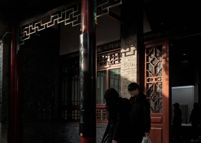光下漫步