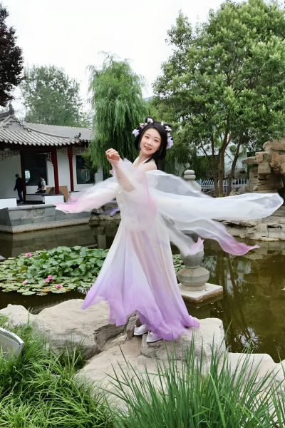裙裾飞扬（2）