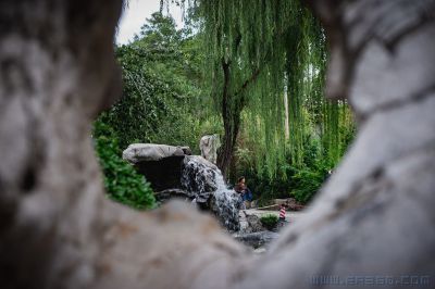 月牙泉畔散步