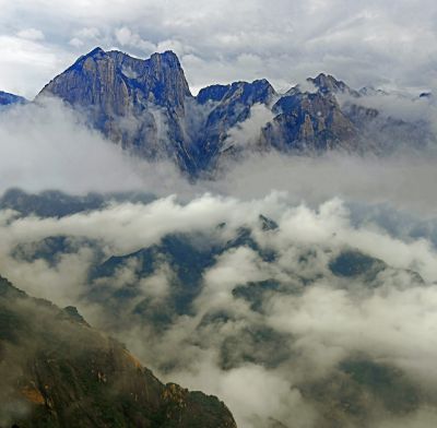 华山西峰烟雨