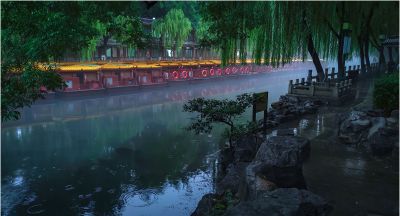 轻雾萦绕