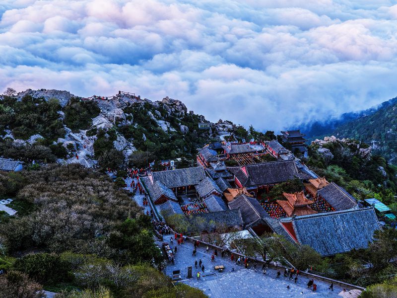 刘均峰《东方摄影 · 我的2025》-《泰山之巅》